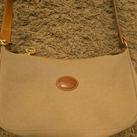Elegant Longchamp Tan Shoulder Bag - Picture 2 of 14
